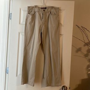 Vineyard Vines khaki pants 32x30